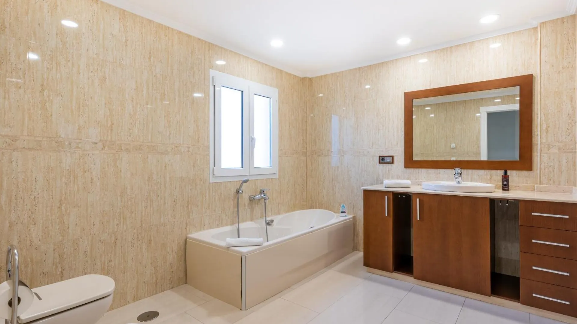 Ohana 1 Luxury Villa Málaga 0*,